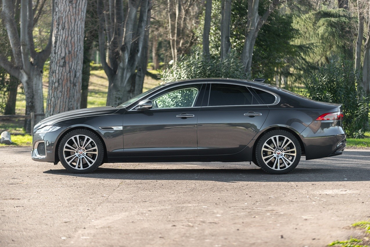 Jaguar XF D200: la prova su strada