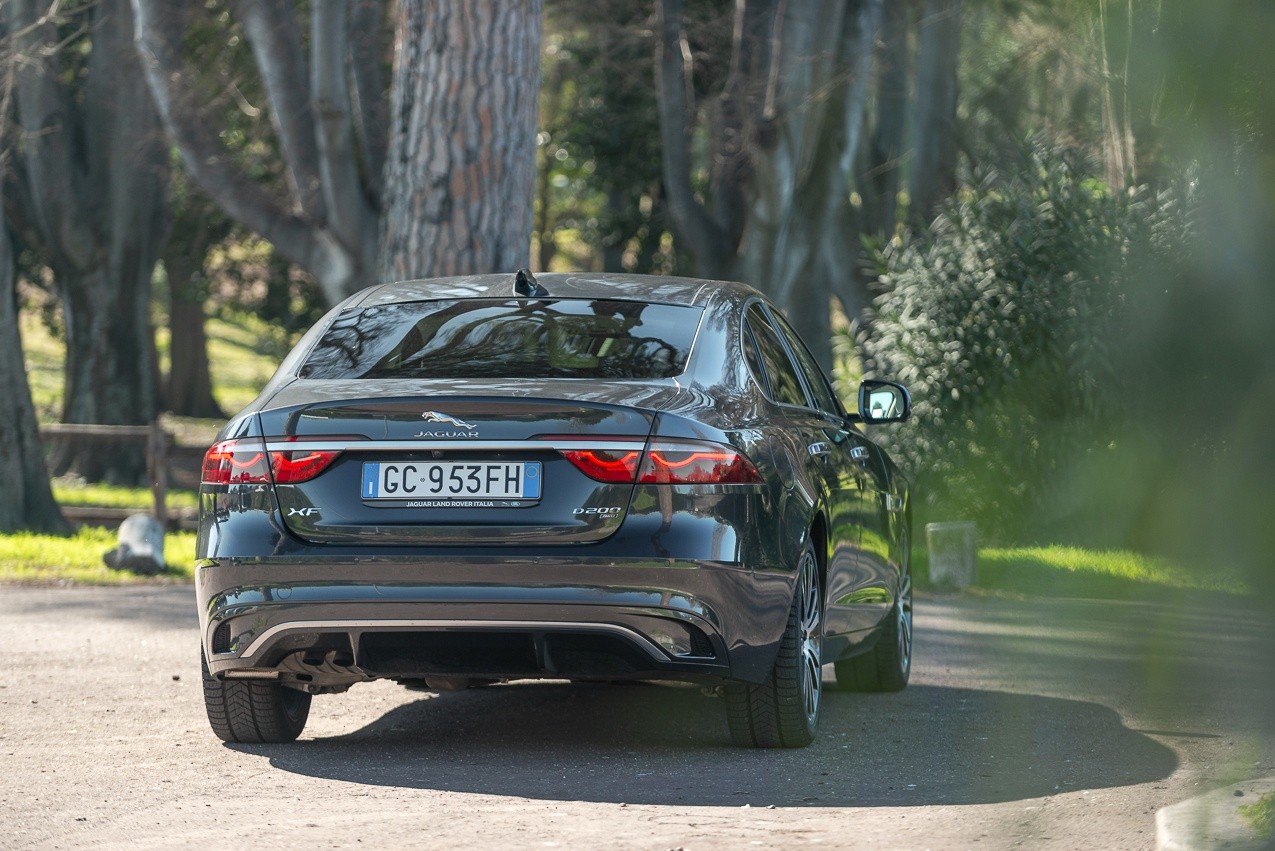 Jaguar XF D200: la prova su strada