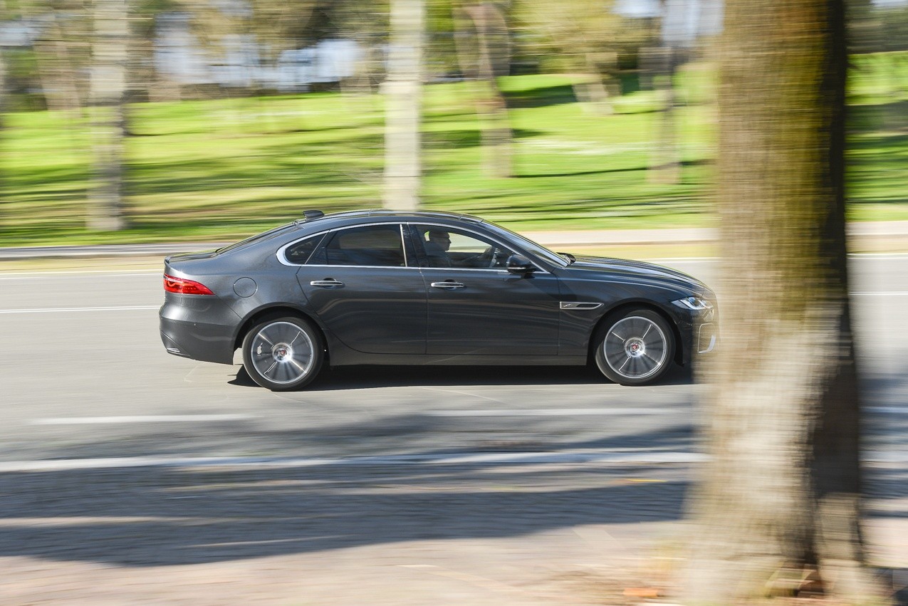 Jaguar XF D200: la prova su strada