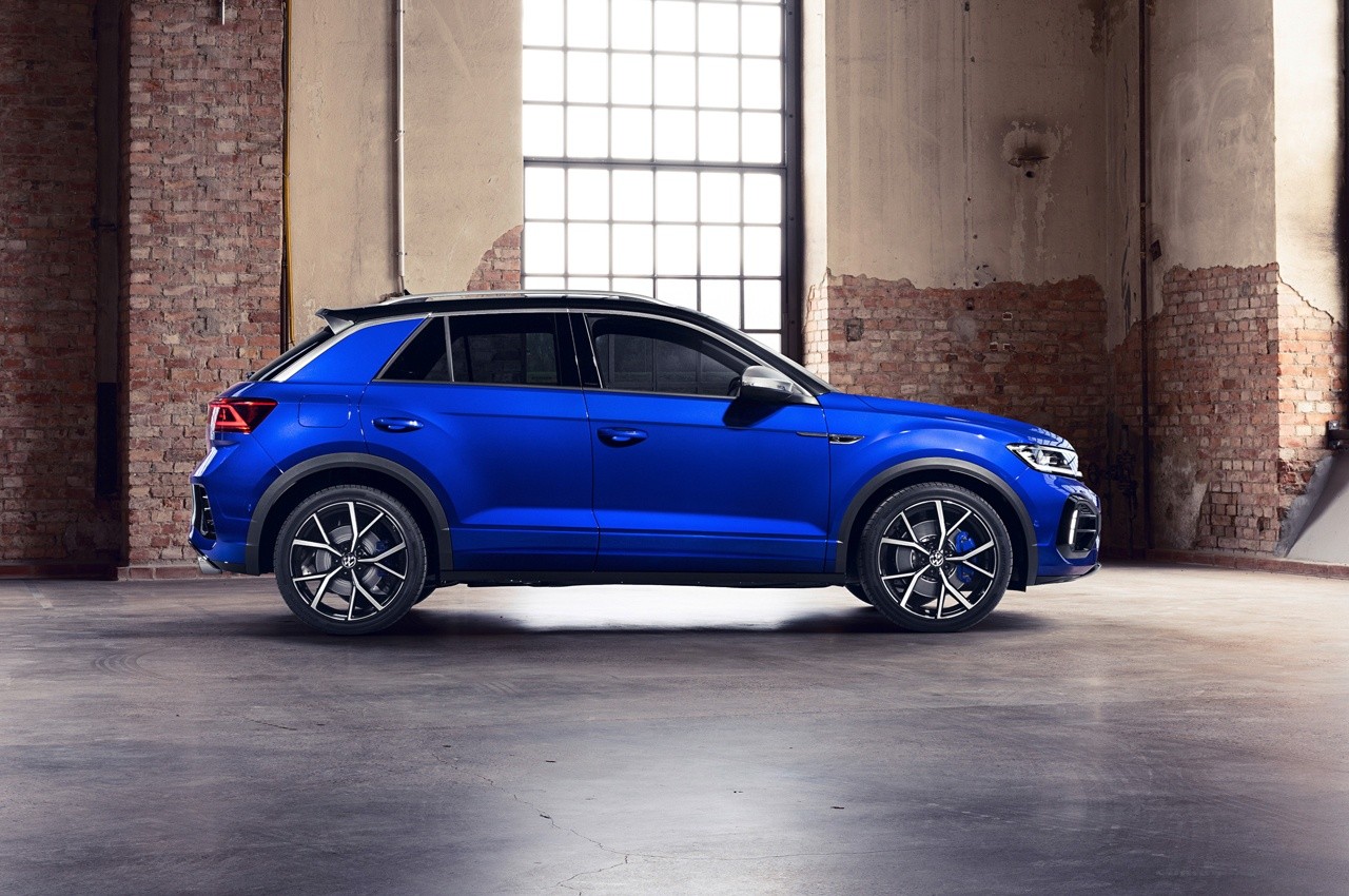 Volkswagen T-Roc R 2022: immagini ufficiali