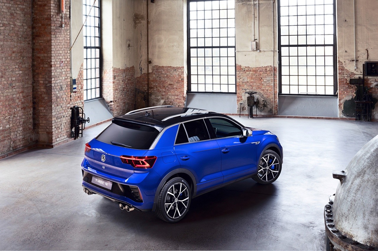 Volkswagen T-Roc R 2022: immagini ufficiali