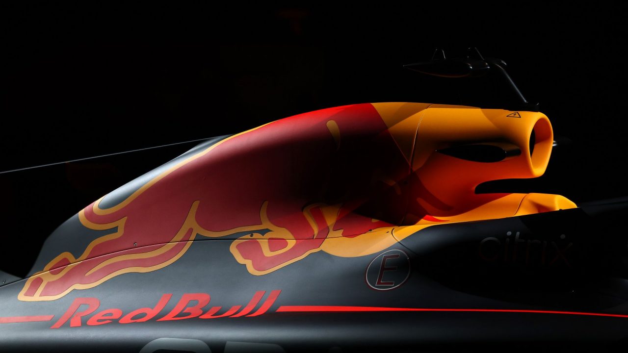 Red Bull RB18: le immagini