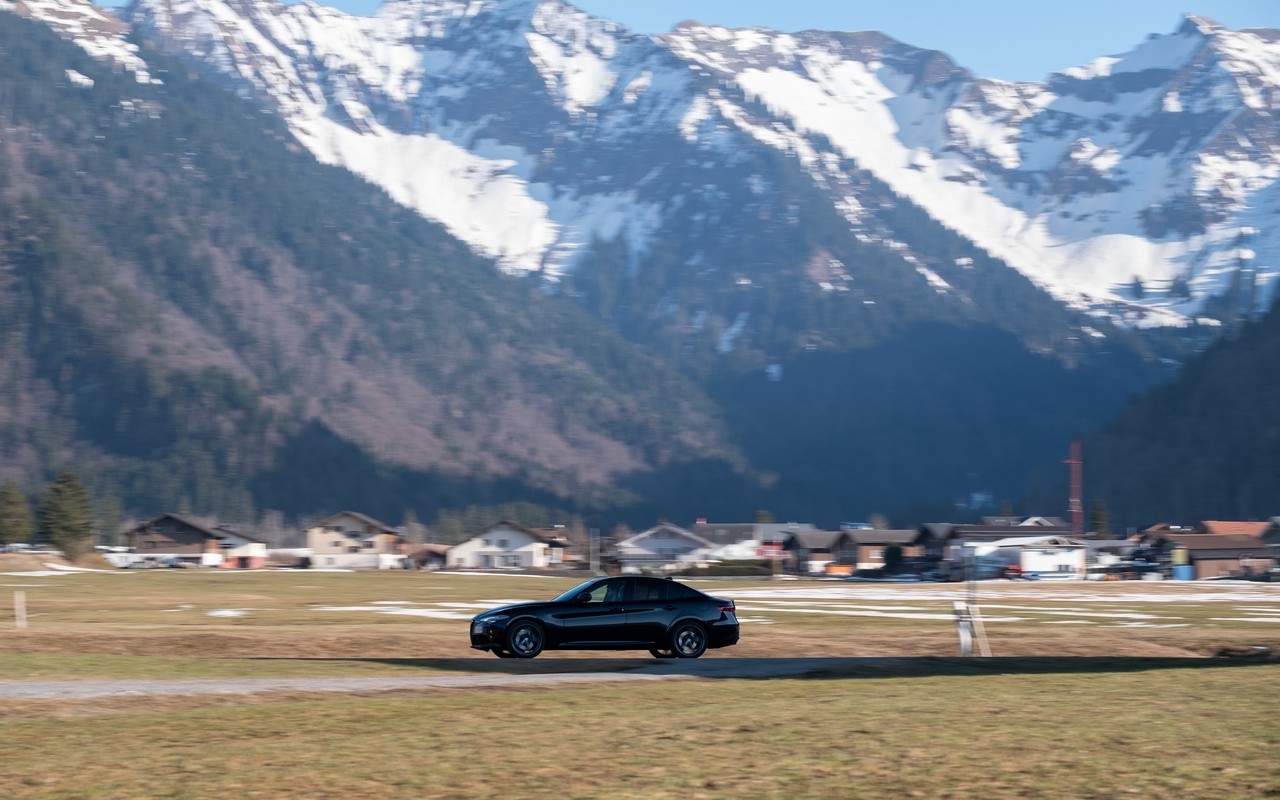 Alfa Romeo Giulia e Stelvio Estrema: le immagini ufficiali