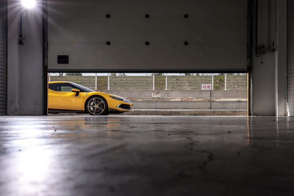 Ferrari 296 GTB: primo contatto con il colibrì di Maranello