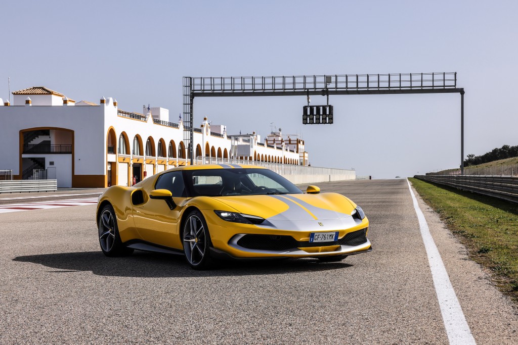 Ferrari 296 GTB: primo contatto con il colibrì di Maranello