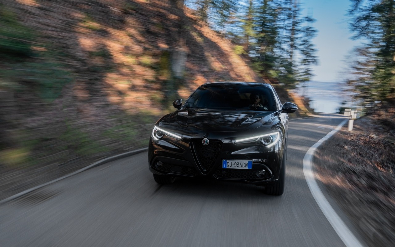 Alfa Romeo Giulia e Stelvio Estrema: le immagini ufficiali