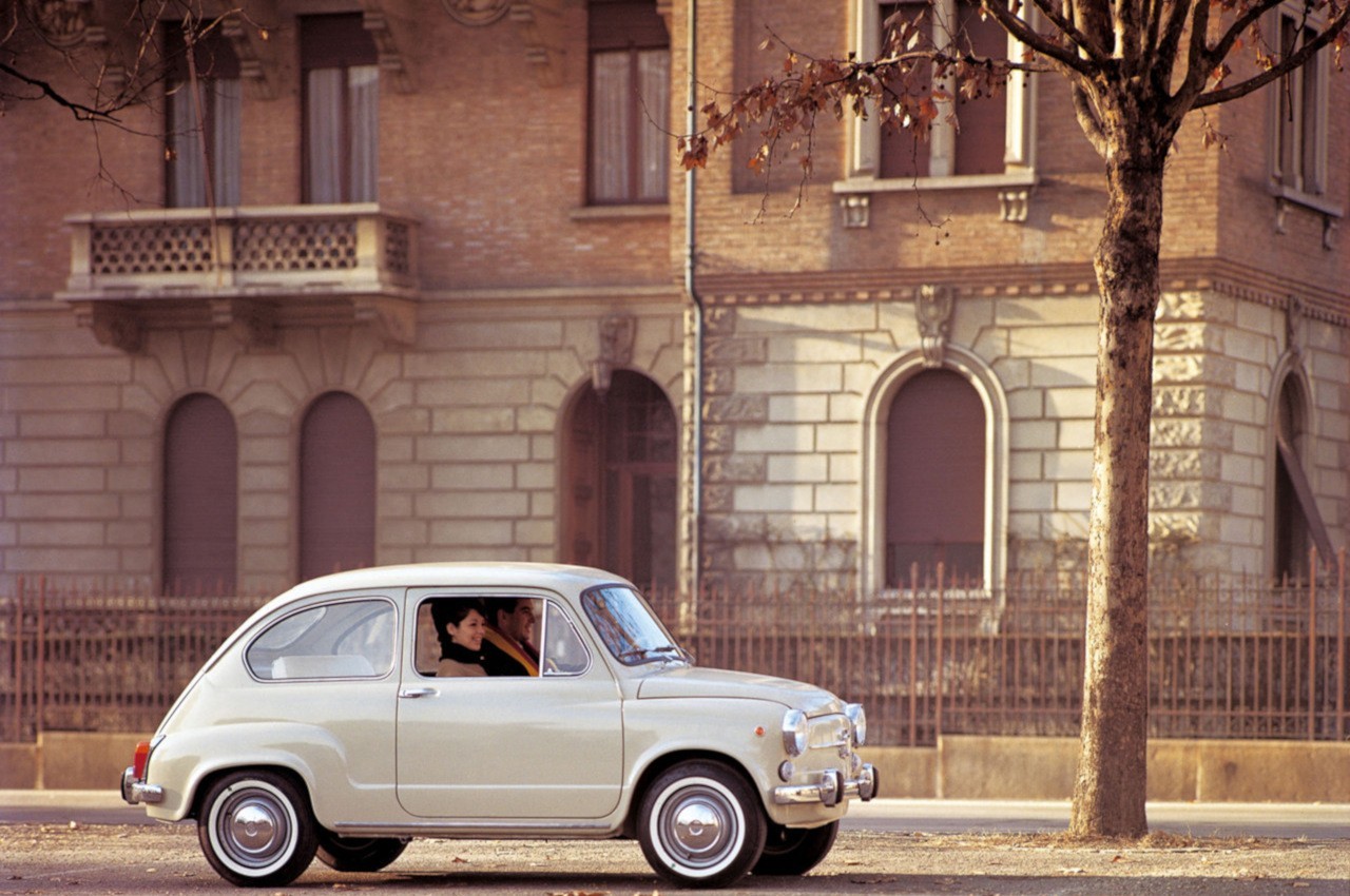 Fiat 600 1955: la storia nelle immagini