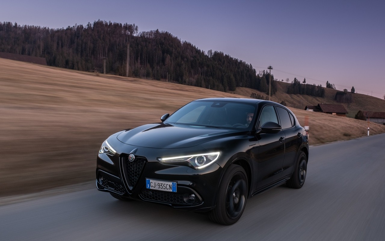 Alfa Romeo Giulia e Stelvio Estrema: le immagini ufficiali