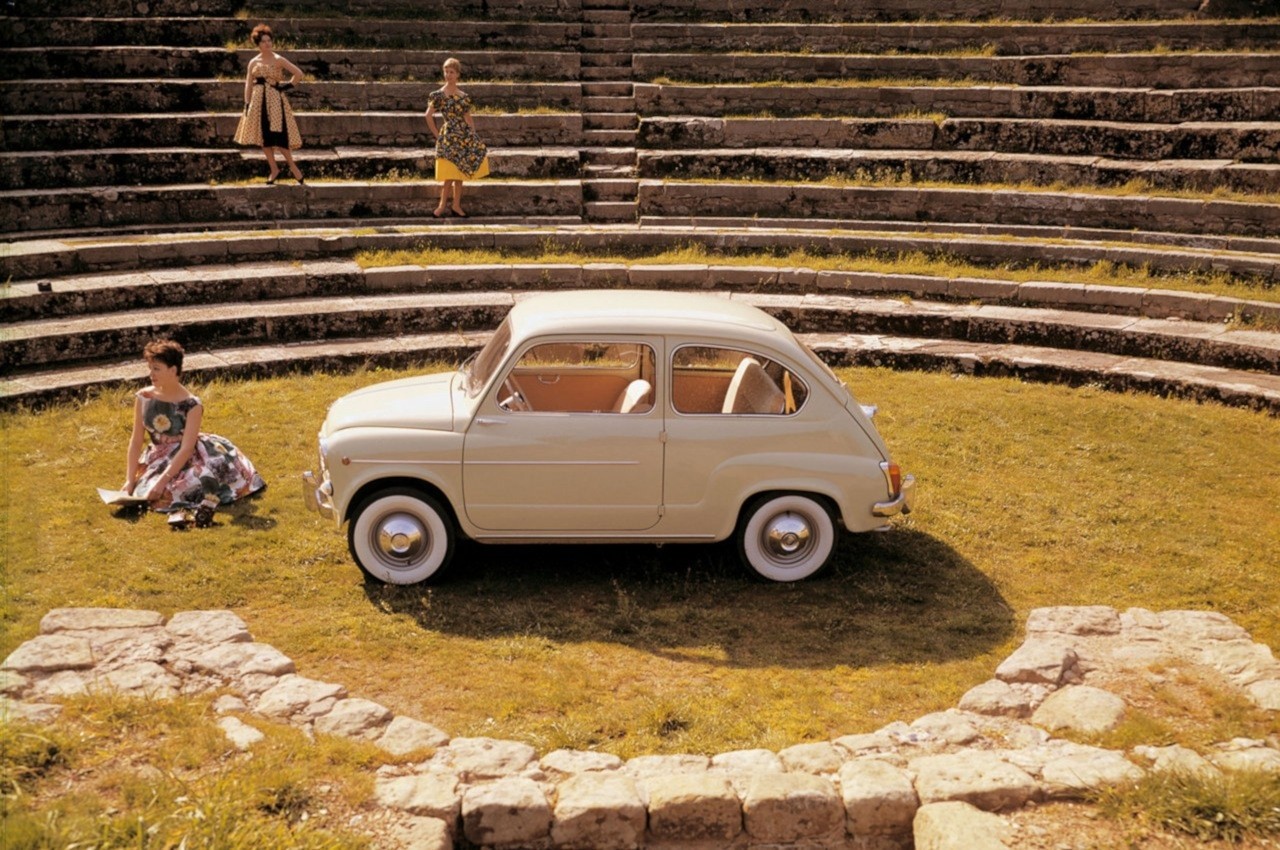 Fiat 600 1955: la storia nelle immagini