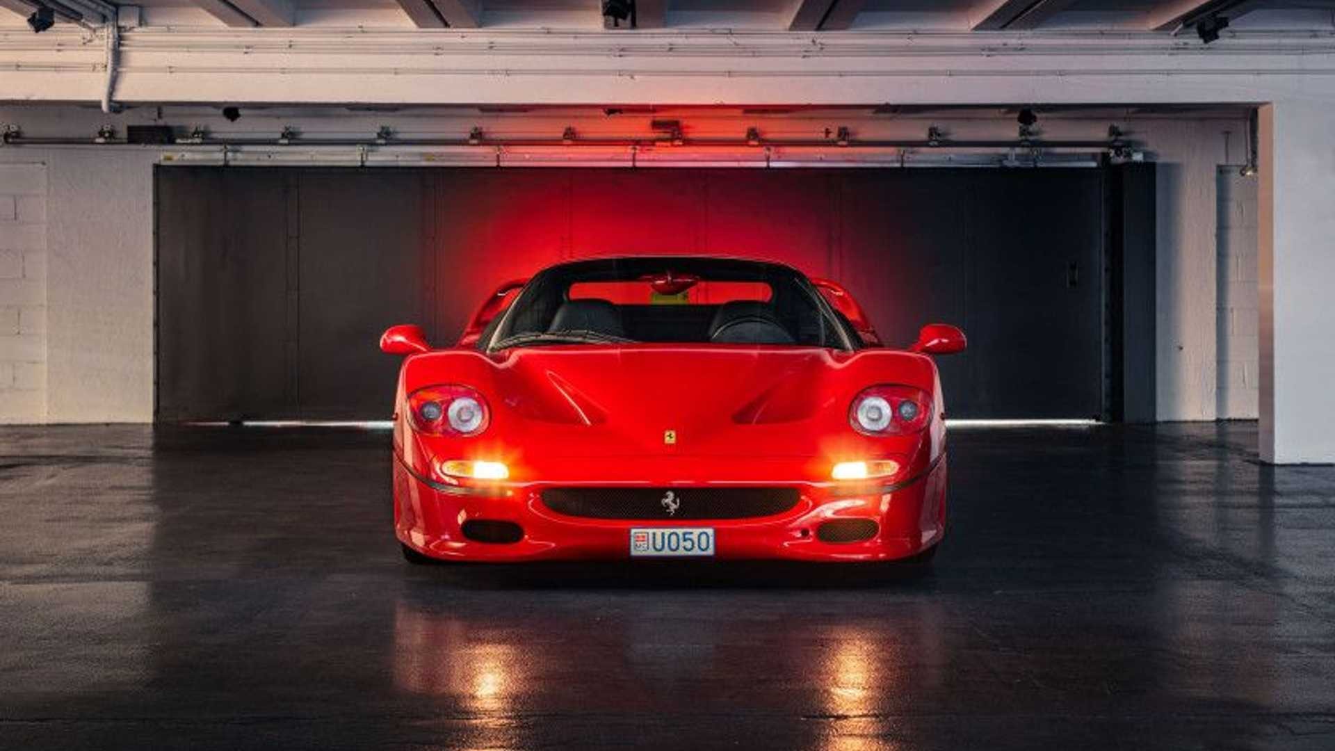 Ferrari F50, in vendita un esemplare con 1000 km: le immagini