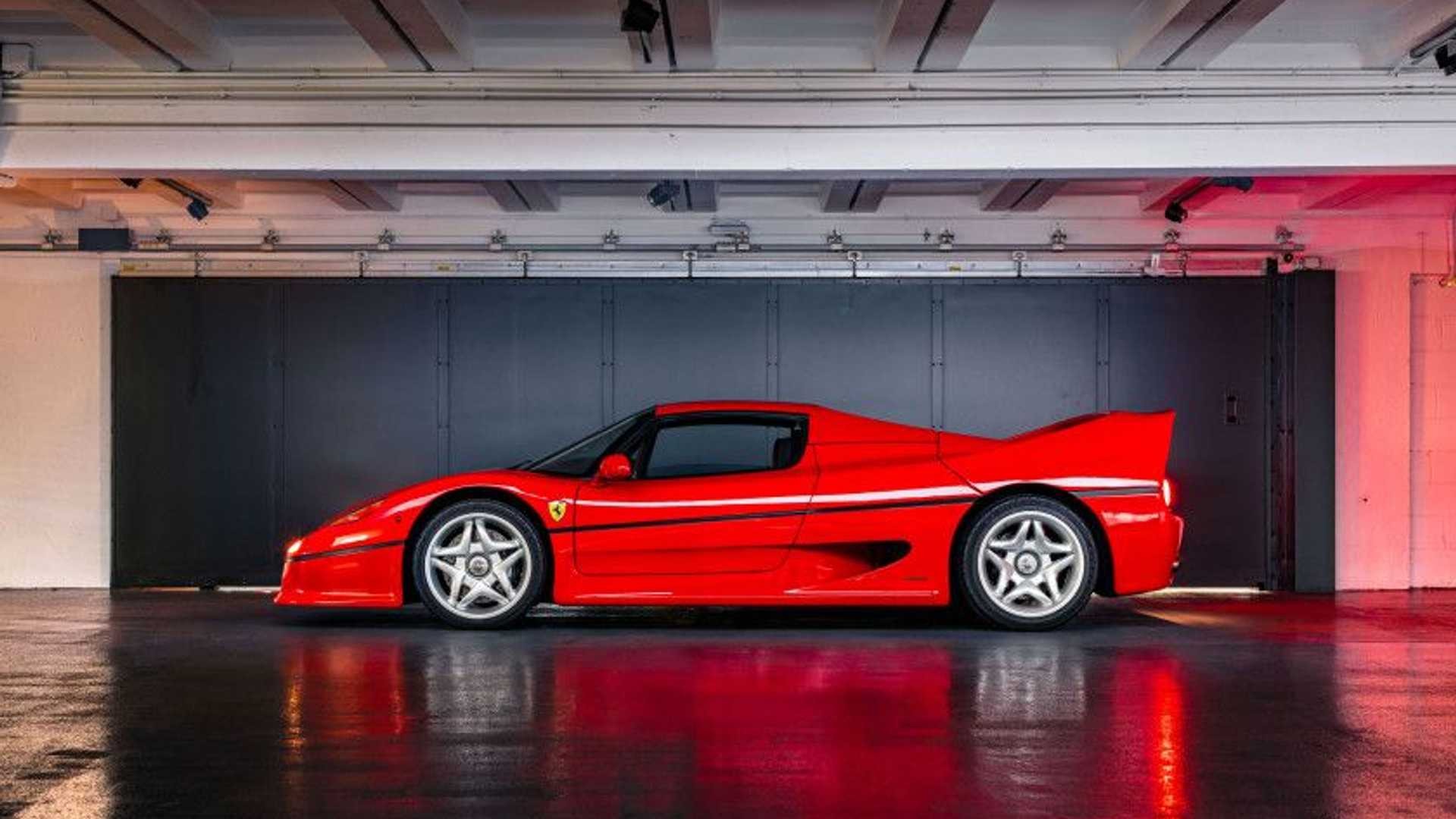 Ferrari F50, in vendita un esemplare con 1000 km: le immagini