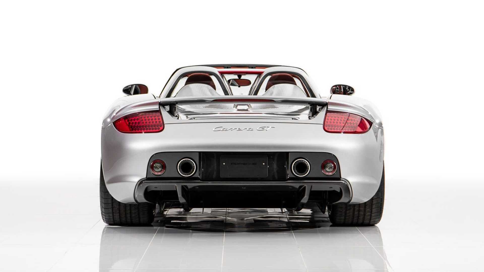 Porsche Carrera GT, esemplare come nuovo in vendita: le immagini