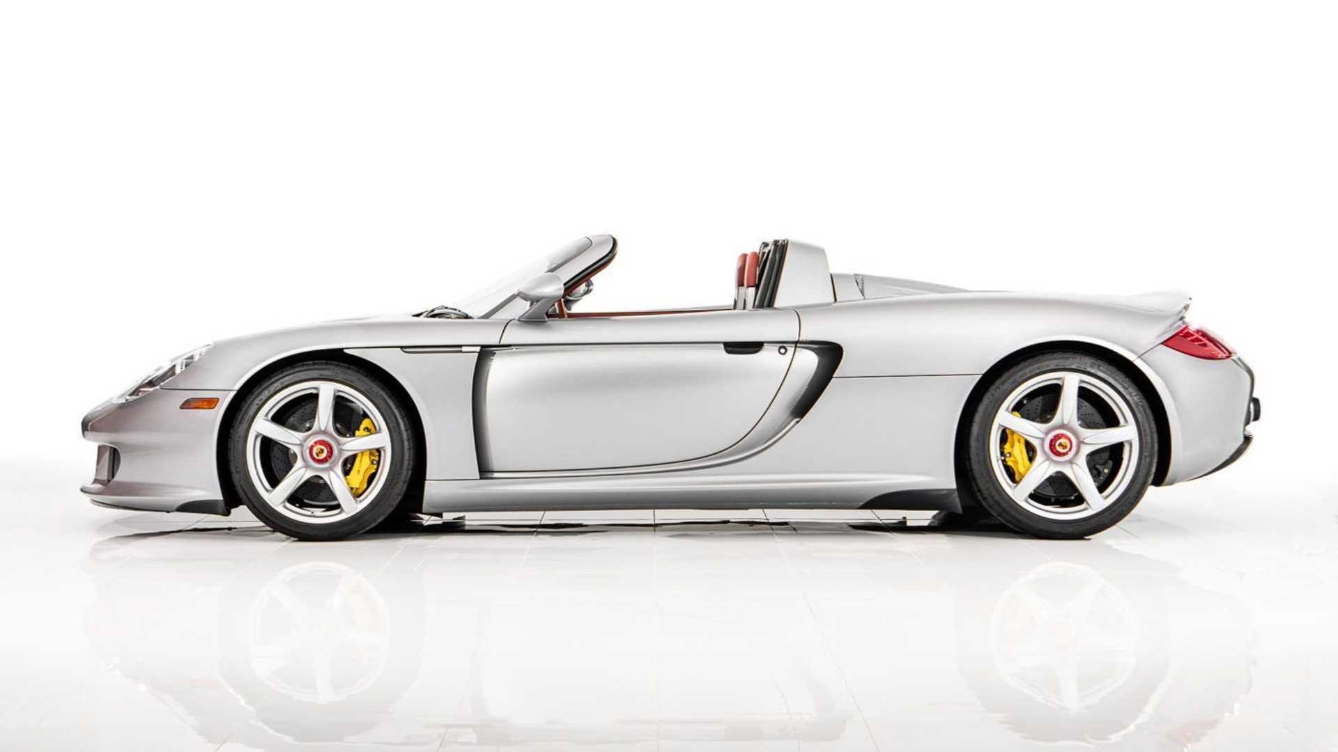 Porsche Carrera GT, esemplare come nuovo in vendita: le immagini