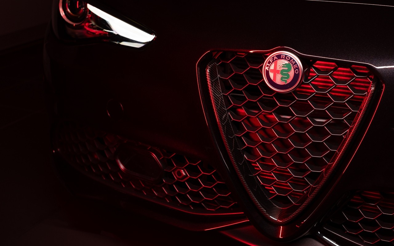 Alfa Romeo Giulia e Stelvio Estrema: le immagini ufficiali