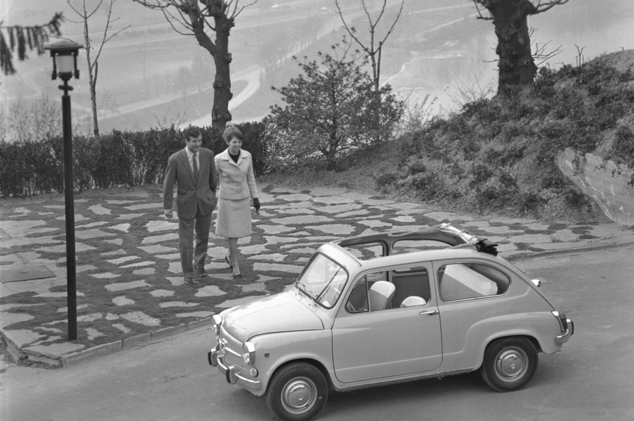 Fiat 600 1955: la storia nelle immagini