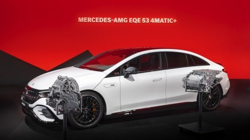 Mercedes EQE: nuove immagini ufficiali