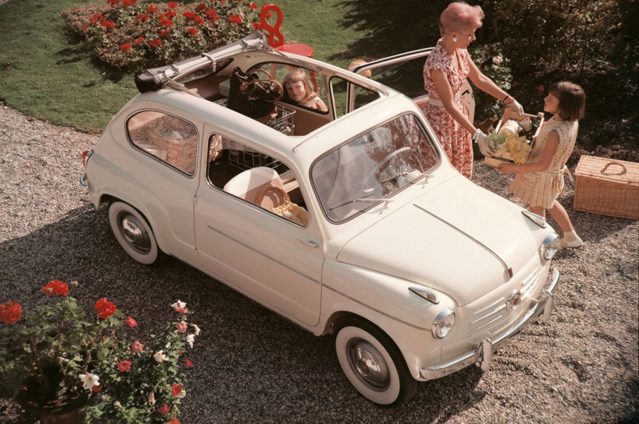 Fiat 600 1955: la storia nelle immagini