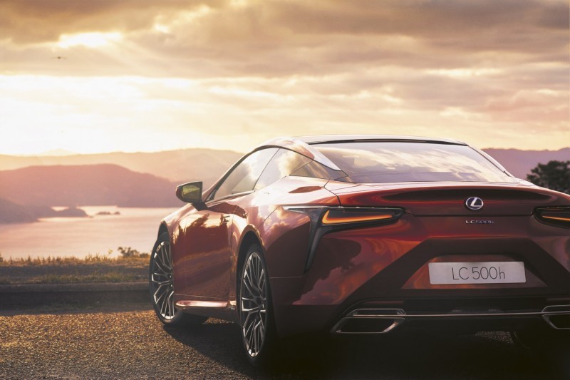 Lexus LC Hokkaido Edition: le immagini ufficiali