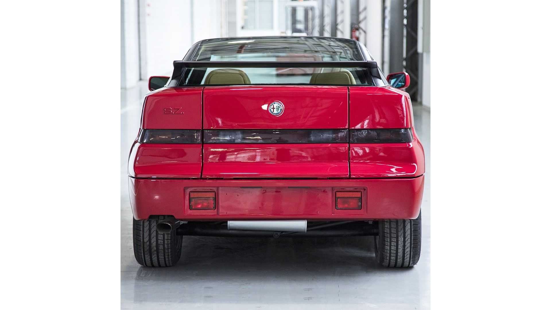 Alfa Romeo SZ restaurata dal centro Heritage di FCA: le foto ufficiali