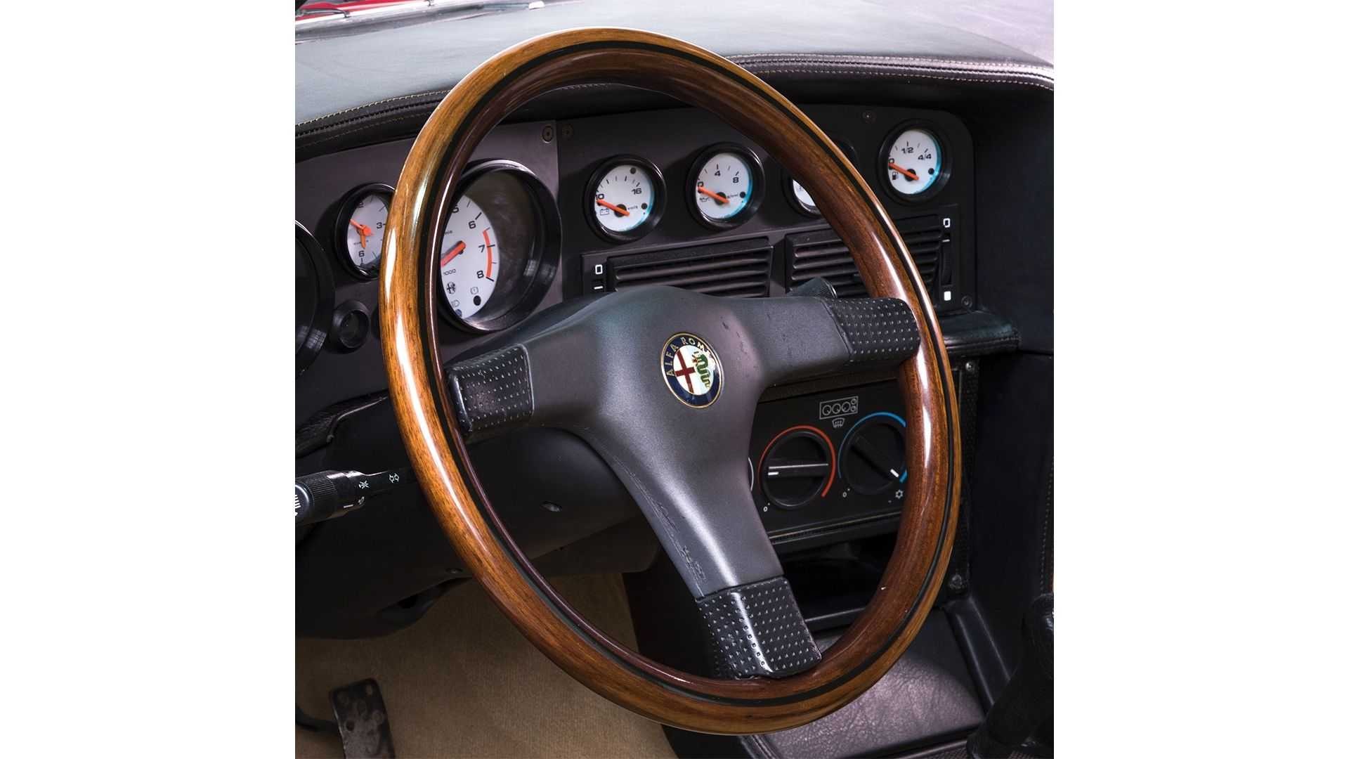 Alfa Romeo SZ restaurata dal centro Heritage di FCA: le foto ufficiali