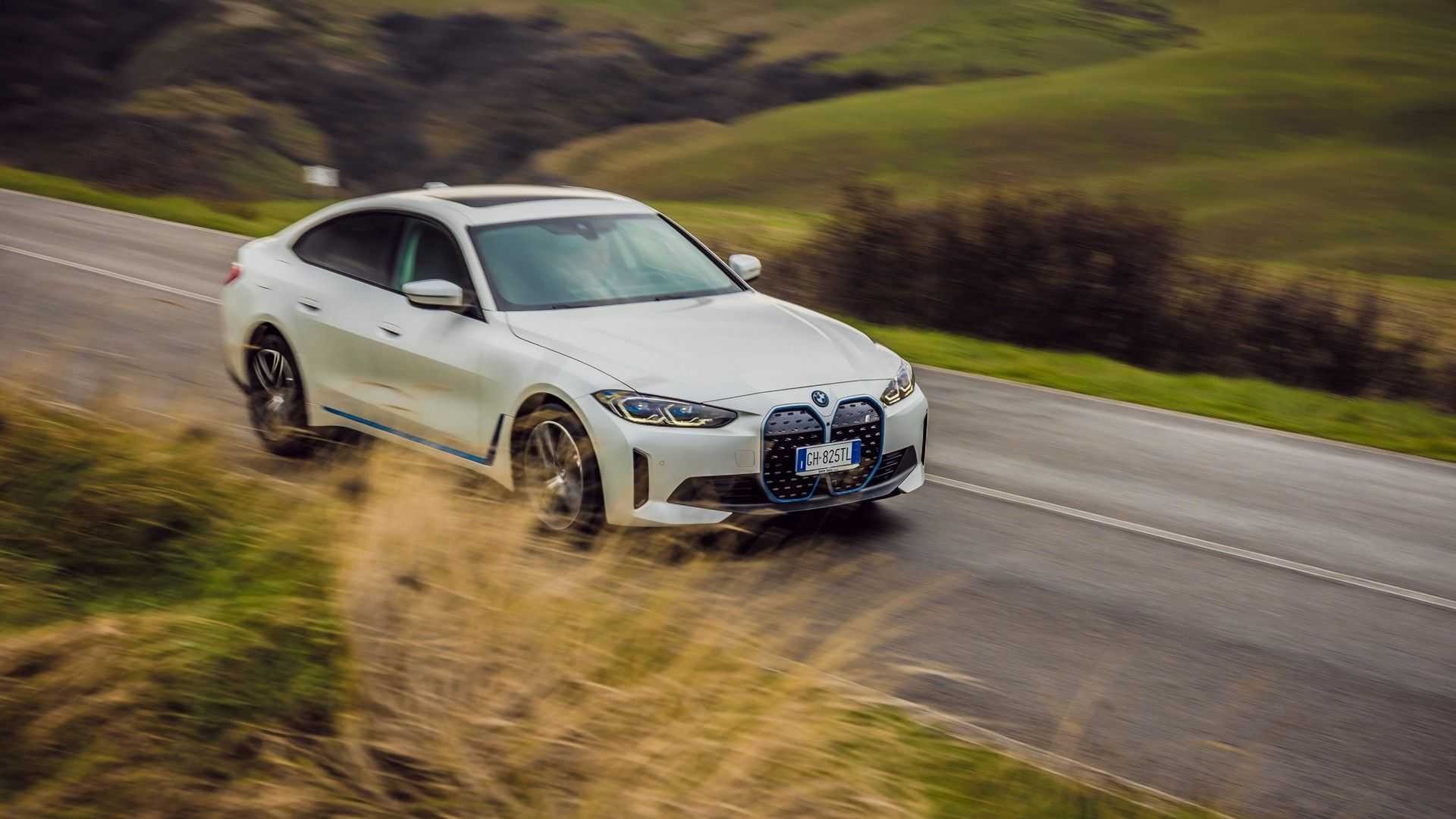 BMW i4: primo contatto con il bolide silenzioso