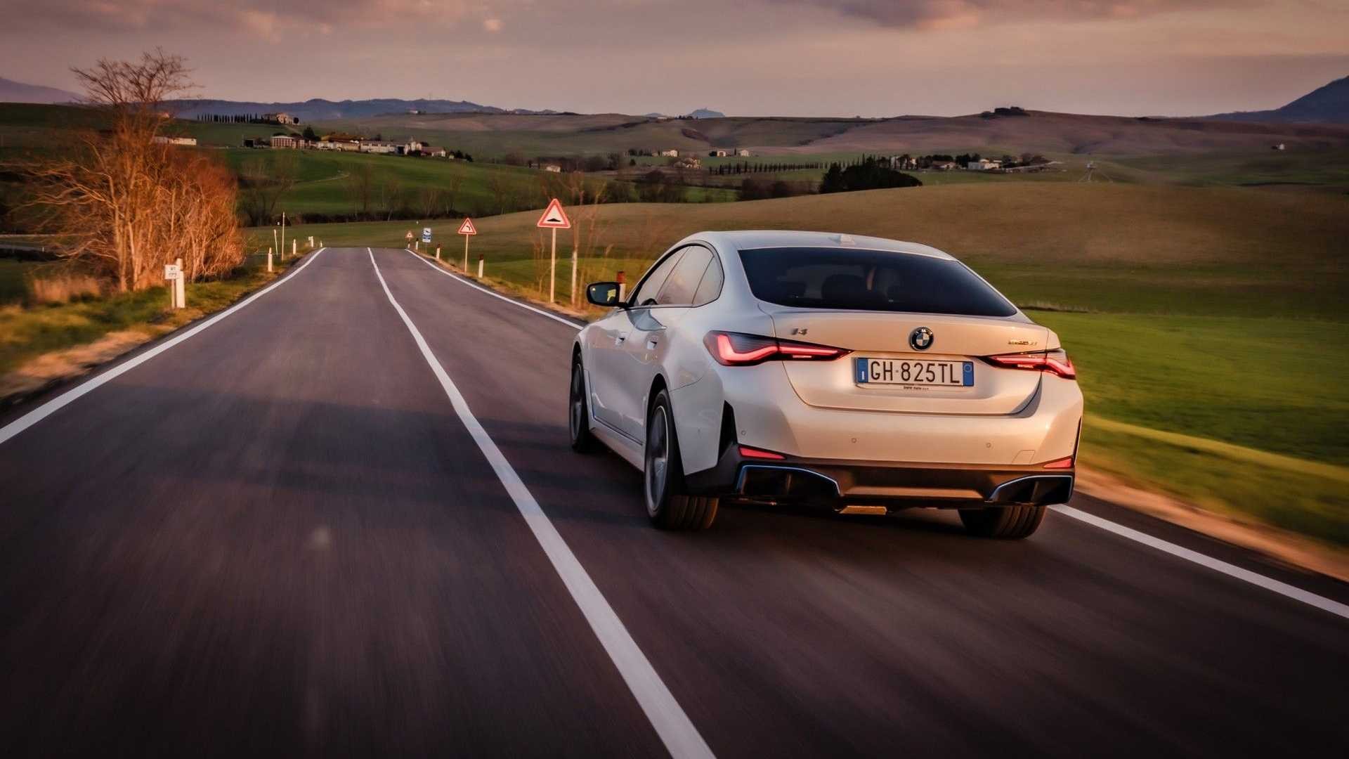 BMW i4: primo contatto con il bolide silenzioso