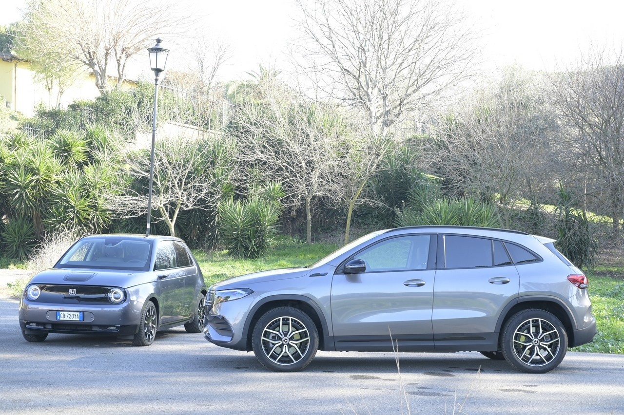 Mercedes EQA ed Honda e: prova su strada