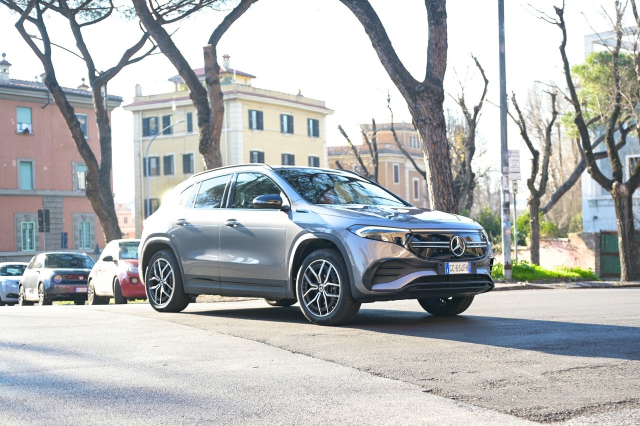 Mercedes EQA ed Honda e: prova su strada