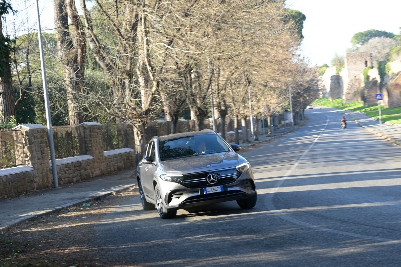 Mercedes EQA ed Honda e: prova su strada