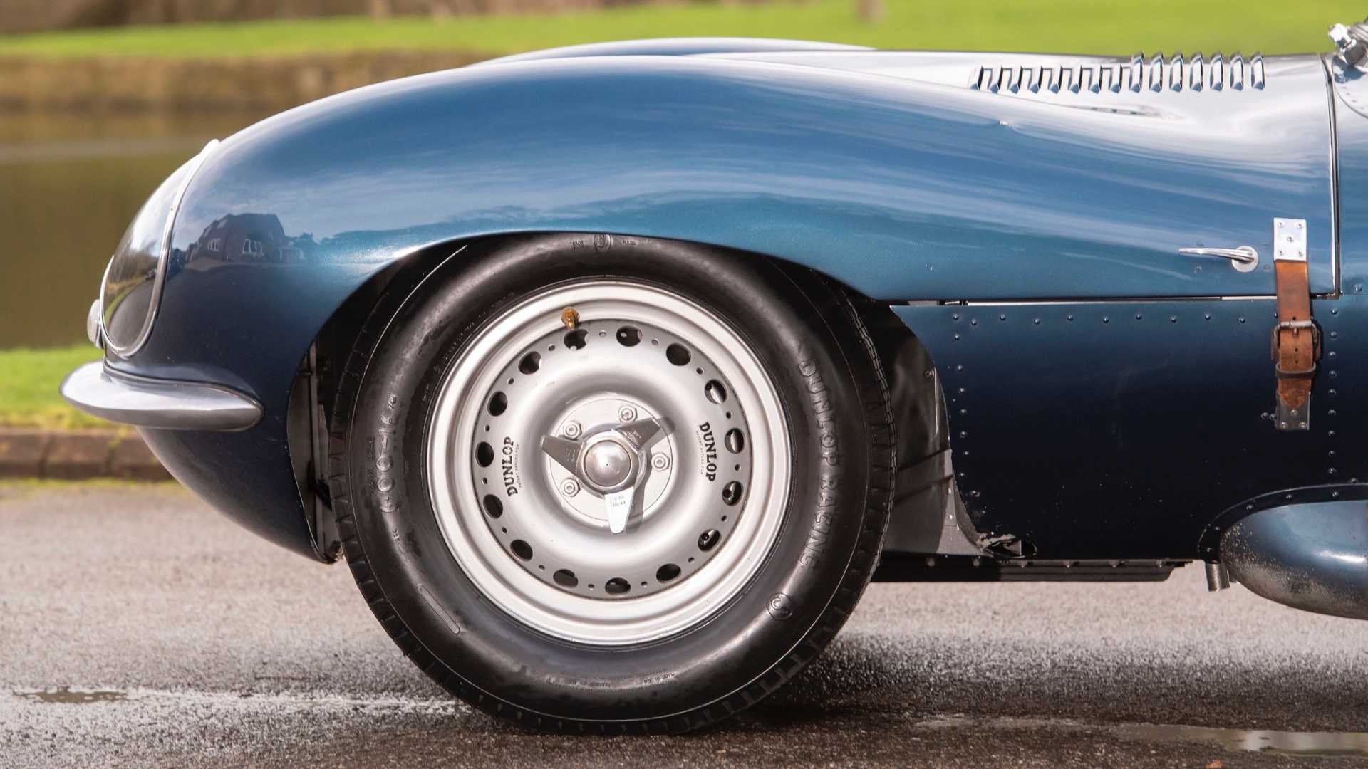 Jaguar XKSS Stradale: le immagini