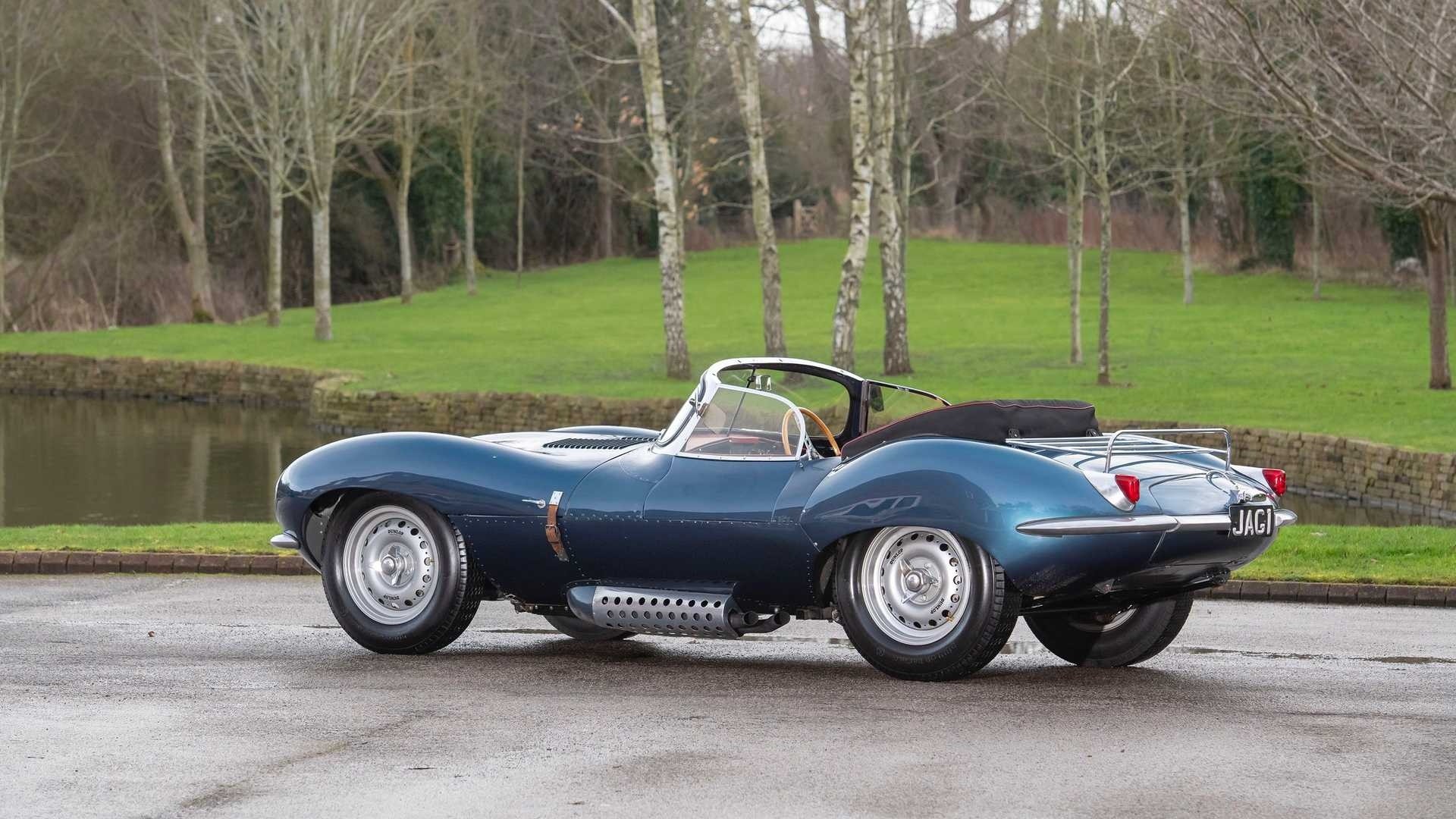 Jaguar XKSS Stradale: le immagini