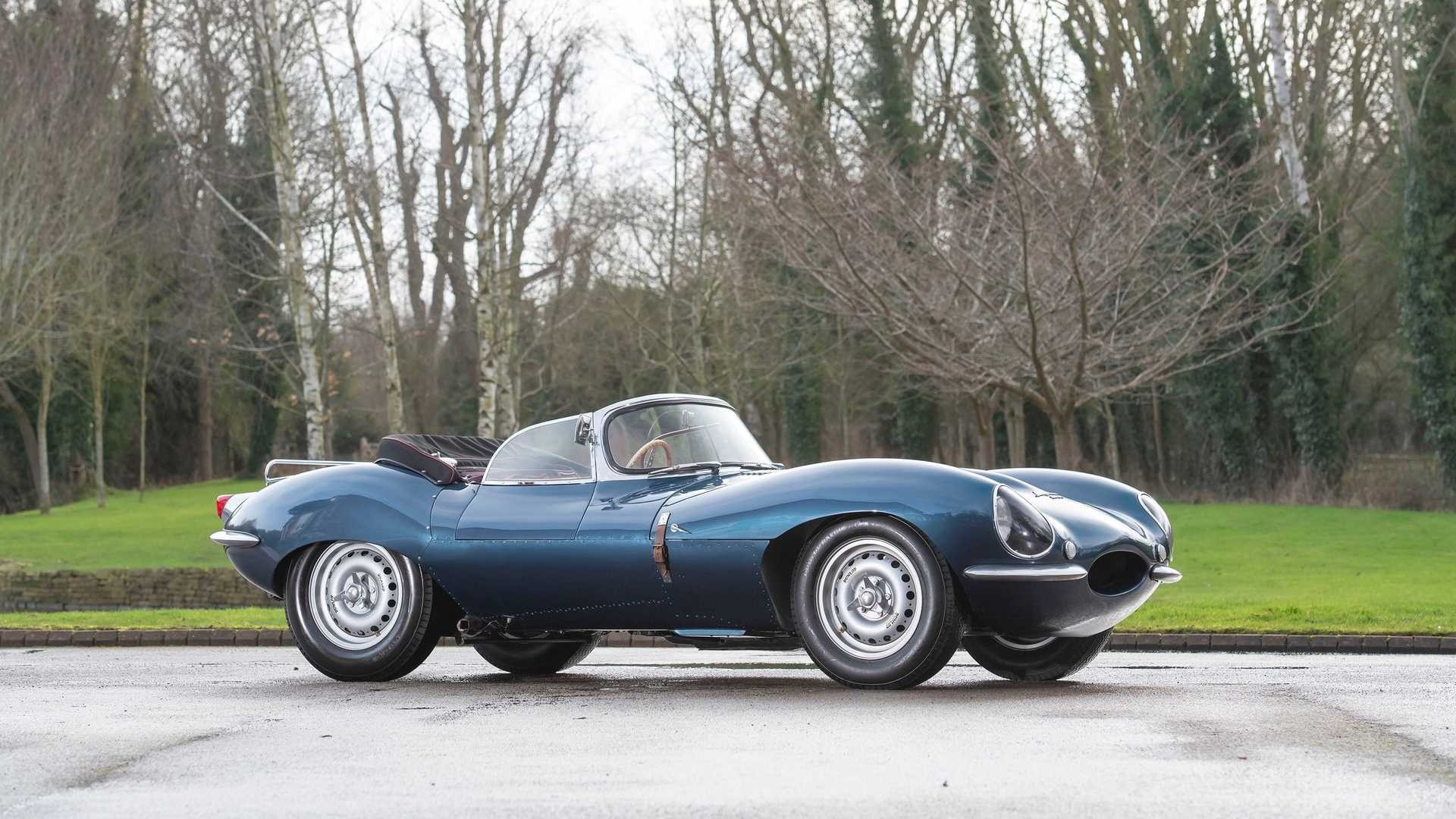 Jaguar XKSS Stradale: le immagini