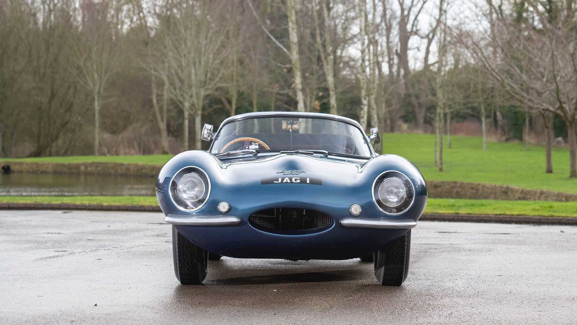 Jaguar XKSS Stradale: le immagini