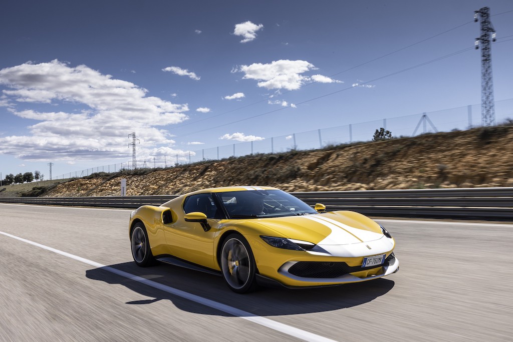 Ferrari 296 GTB: primo contatto con il colibrì di Maranello