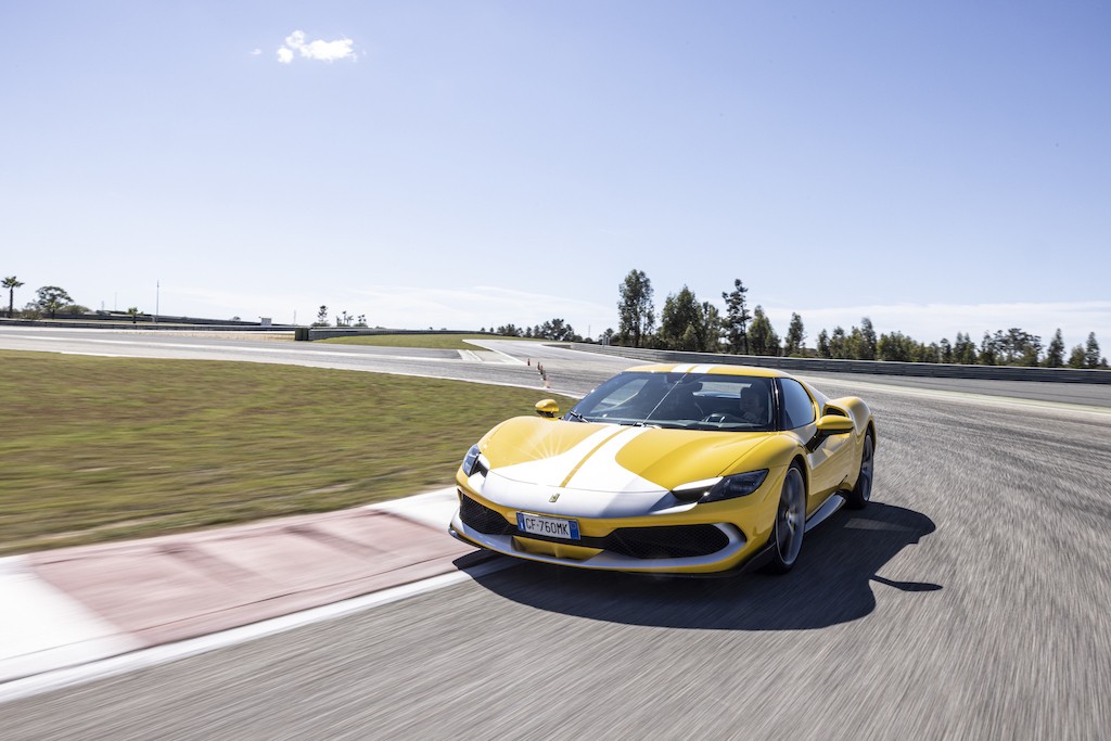 Ferrari 296 GTB: primo contatto con il colibrì di Maranello