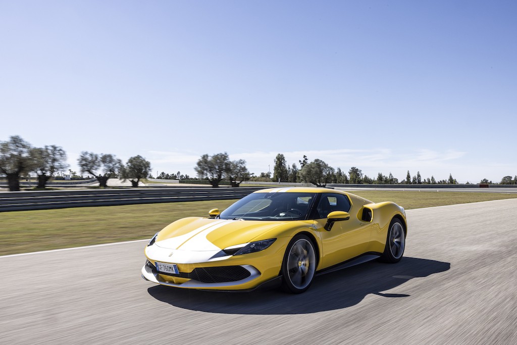 Ferrari 296 GTB: primo contatto con il colibrì di Maranello