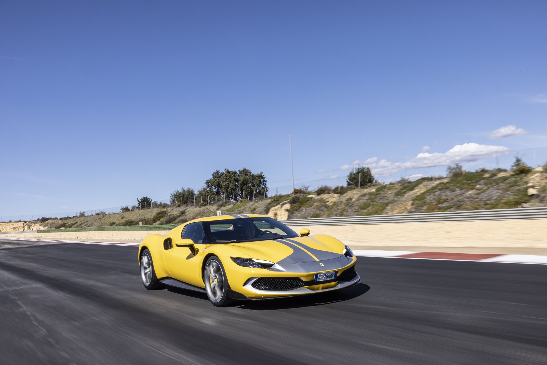 Ferrari 296 GTB: primo contatto con il colibrì di Maranello