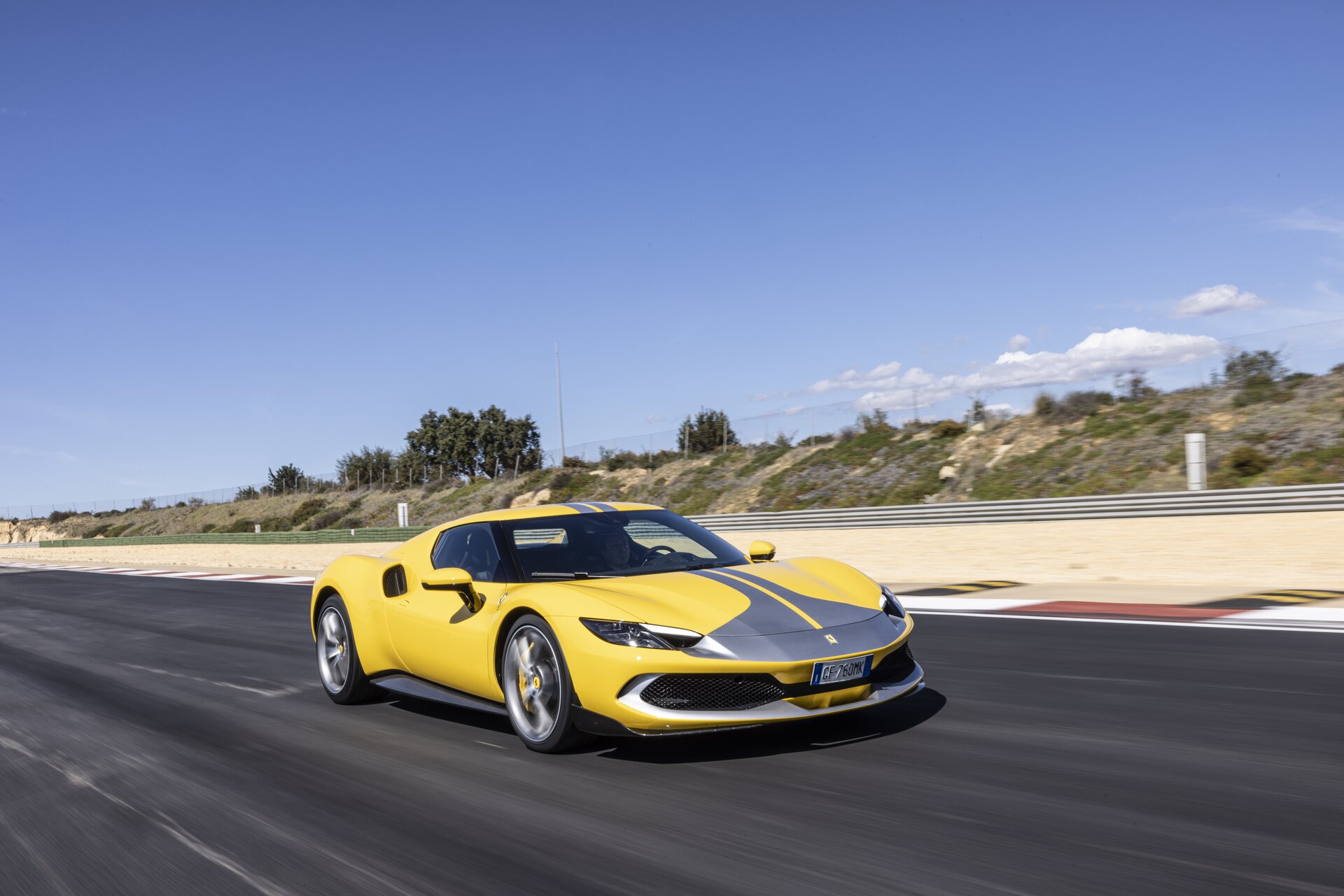 Ferrari 296 GTB: primo contatto con il colibrì di Maranello