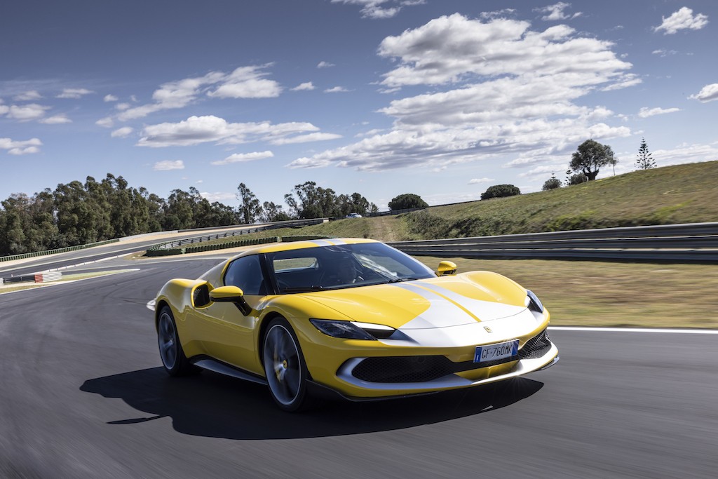 Ferrari 296 GTB: primo contatto con il colibrì di Maranello