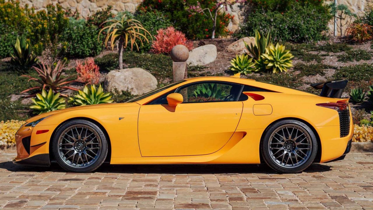 Lexus LFA Nurburgring, un esemplare in vendita: le immagini