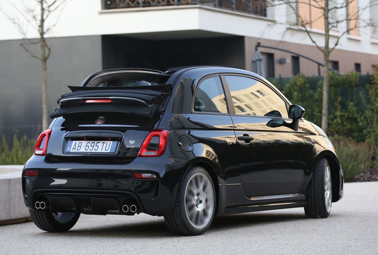 Abarth 595 e 695 2022: immagini ufficiali