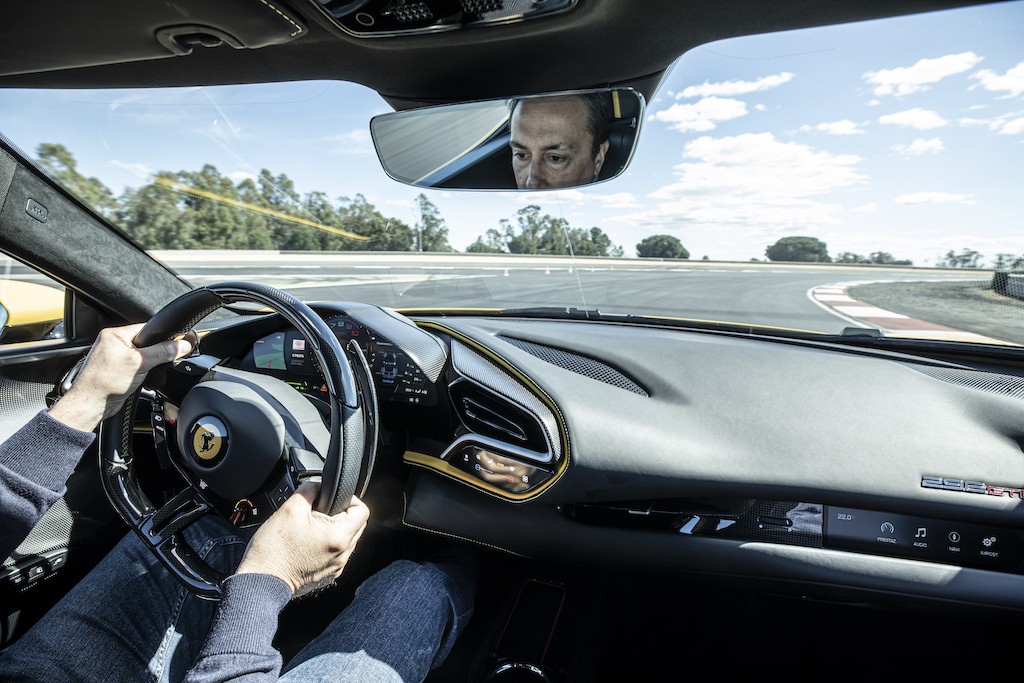 Ferrari 296 GTB: primo contatto con il colibrì di Maranello