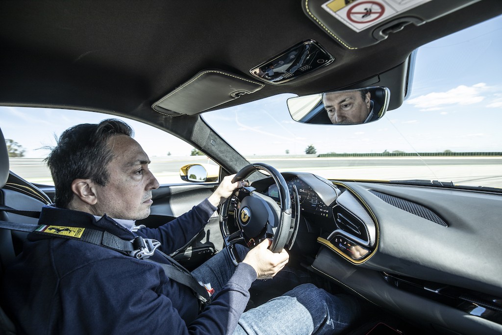 Ferrari 296 GTB: primo contatto con il colibrì di Maranello