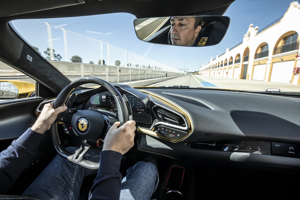 Ferrari 296 GTB: primo contatto con il colibrì di Maranello