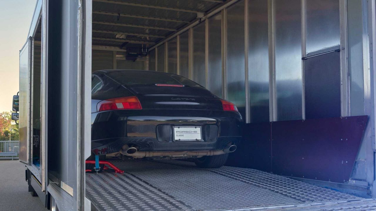 Porsche 996 restomod: le immagini