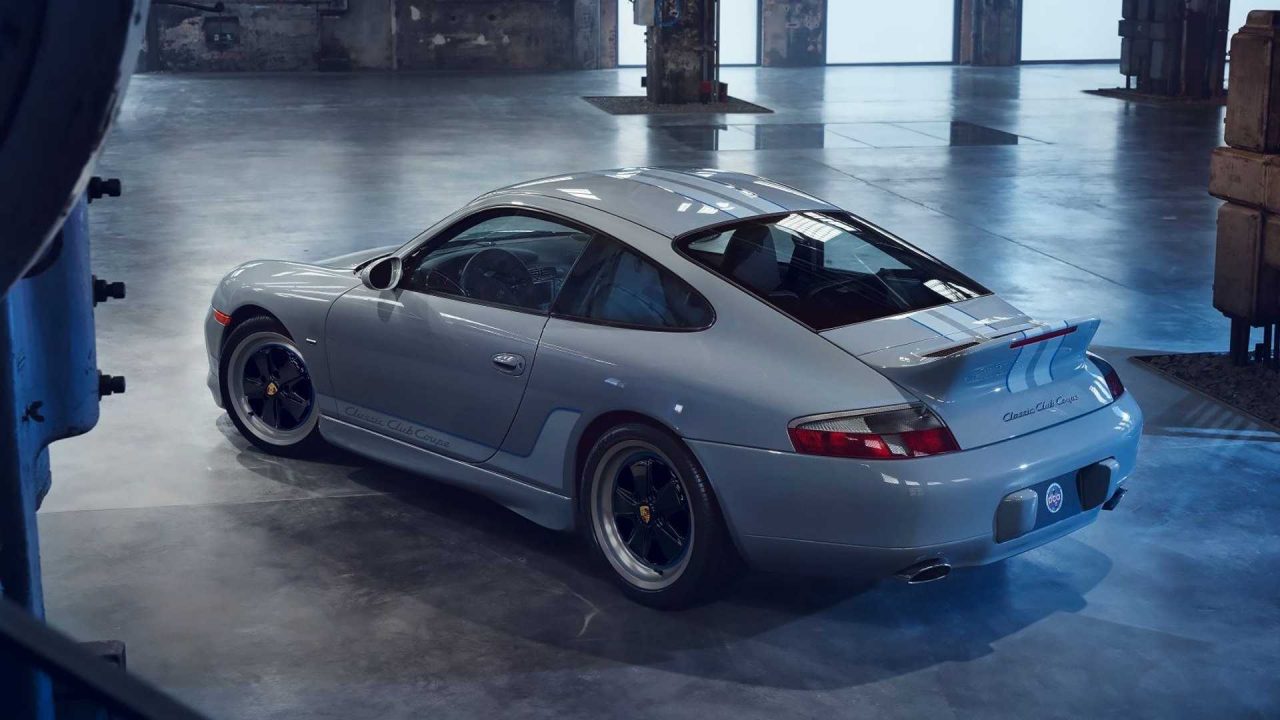 Porsche 996 restomod: le immagini