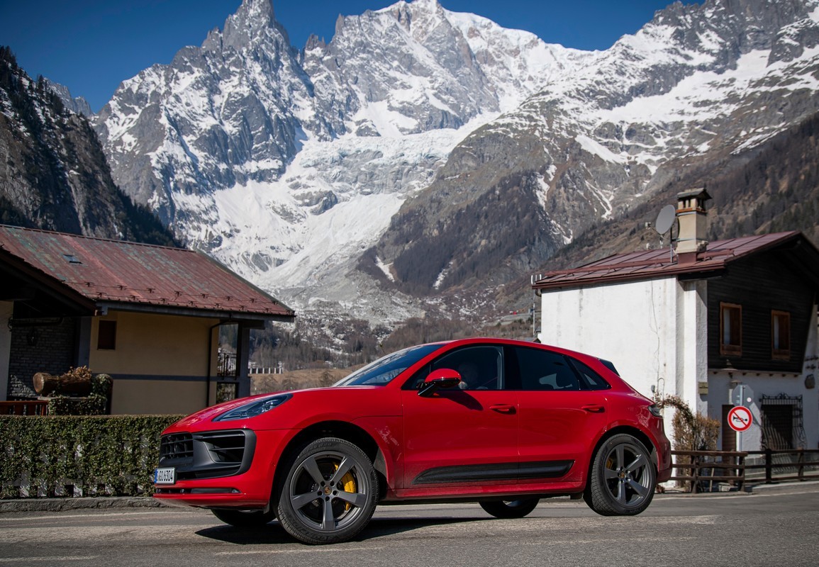 Porsche Macan 2022: primo contatto