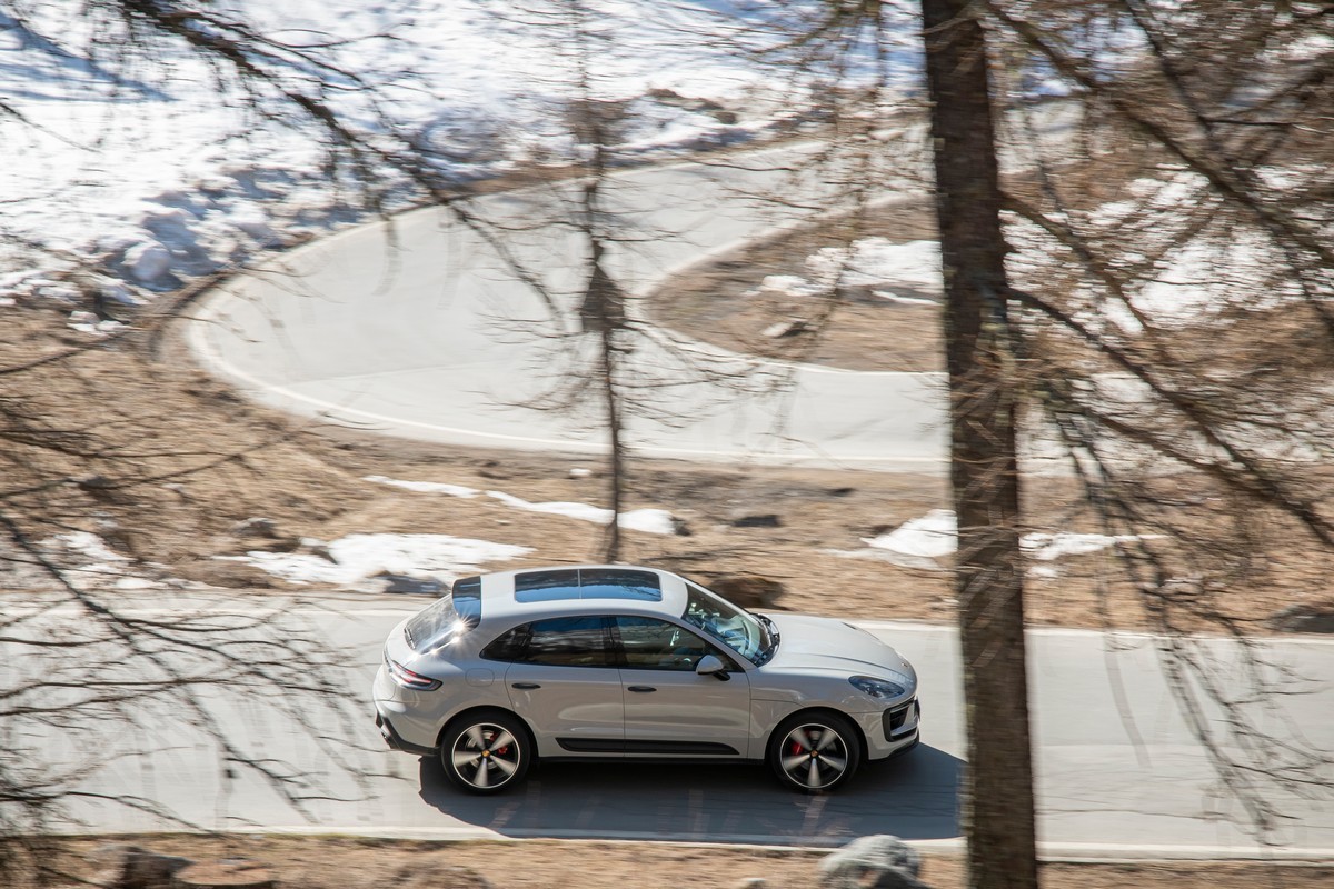 Porsche Macan 2022: primo contatto