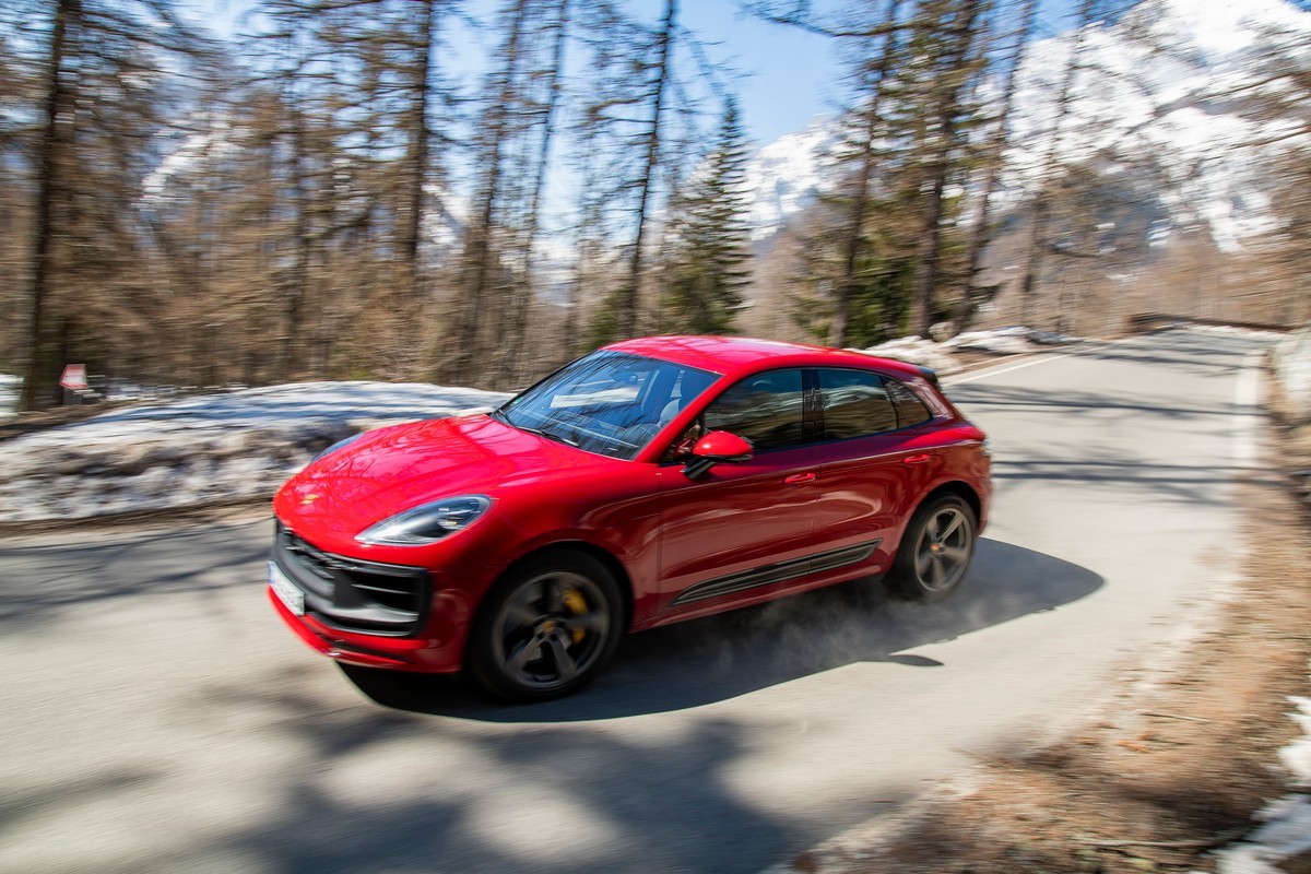 Porsche Macan 2022: primo contatto