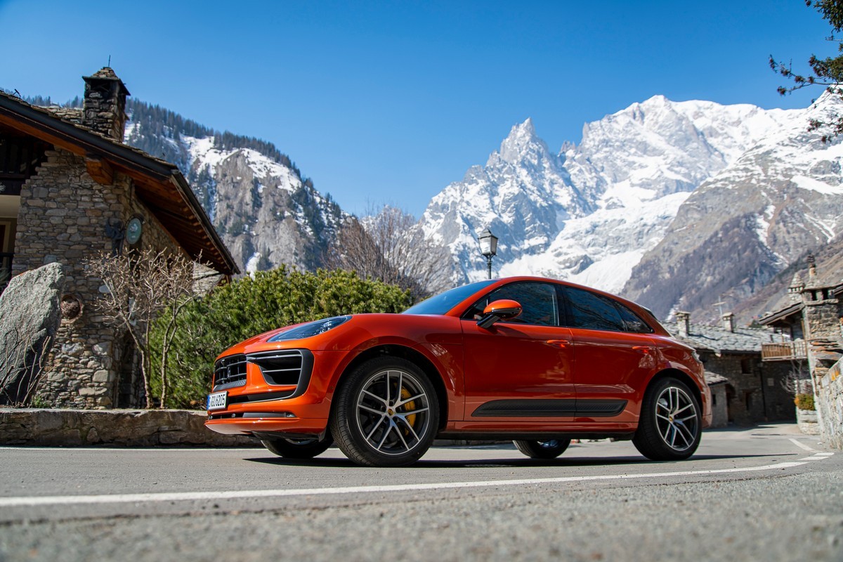 Porsche Macan 2022: primo contatto